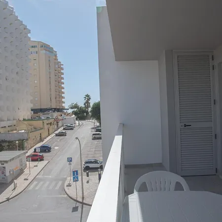 Elegante Com Garagem E Piscina Na Da Rocha * Portimao