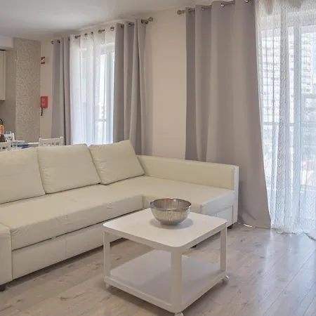 Apartment Elegante Com Garagem E Piscina Na Da Rocha