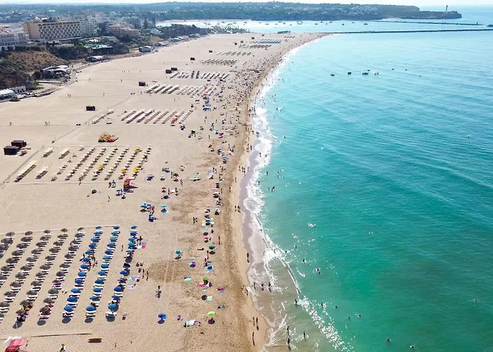 Appartamento Piscina, Garagem A 5 Min A Pe Da Da Rocha