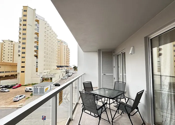 Appartamento Piscina, Garagem A 5 Min A Pe Da Da Rocha *